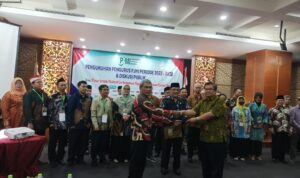 Pengukuhan pengurus PJMI 2022-2025 di Hotel Balairung Jakarta, Jumat (17/2/2023) [foto: istimewa]